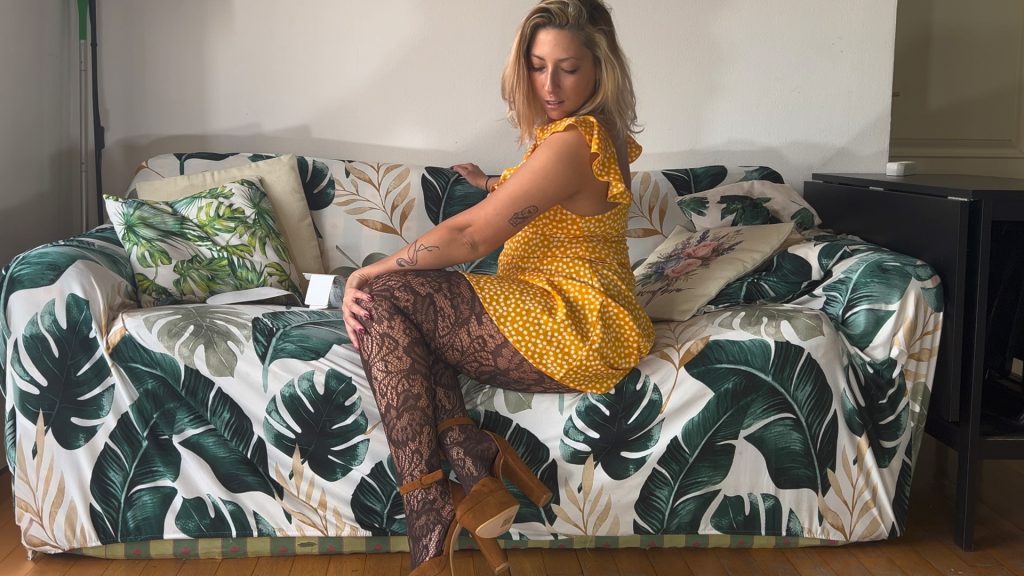 Calzedonia Coffee-brown Fishnet Tights Review by Marla